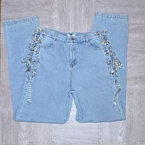 Oversize jeans with chains on the side